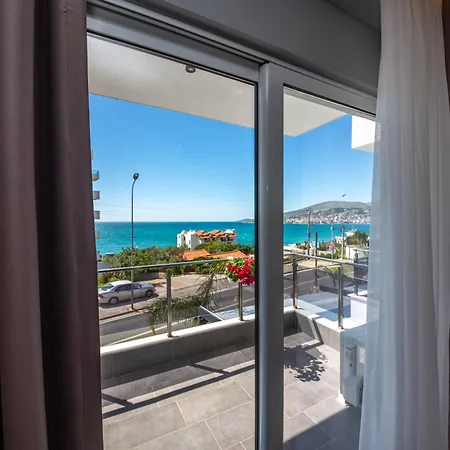 ホテル Azure Sarandë